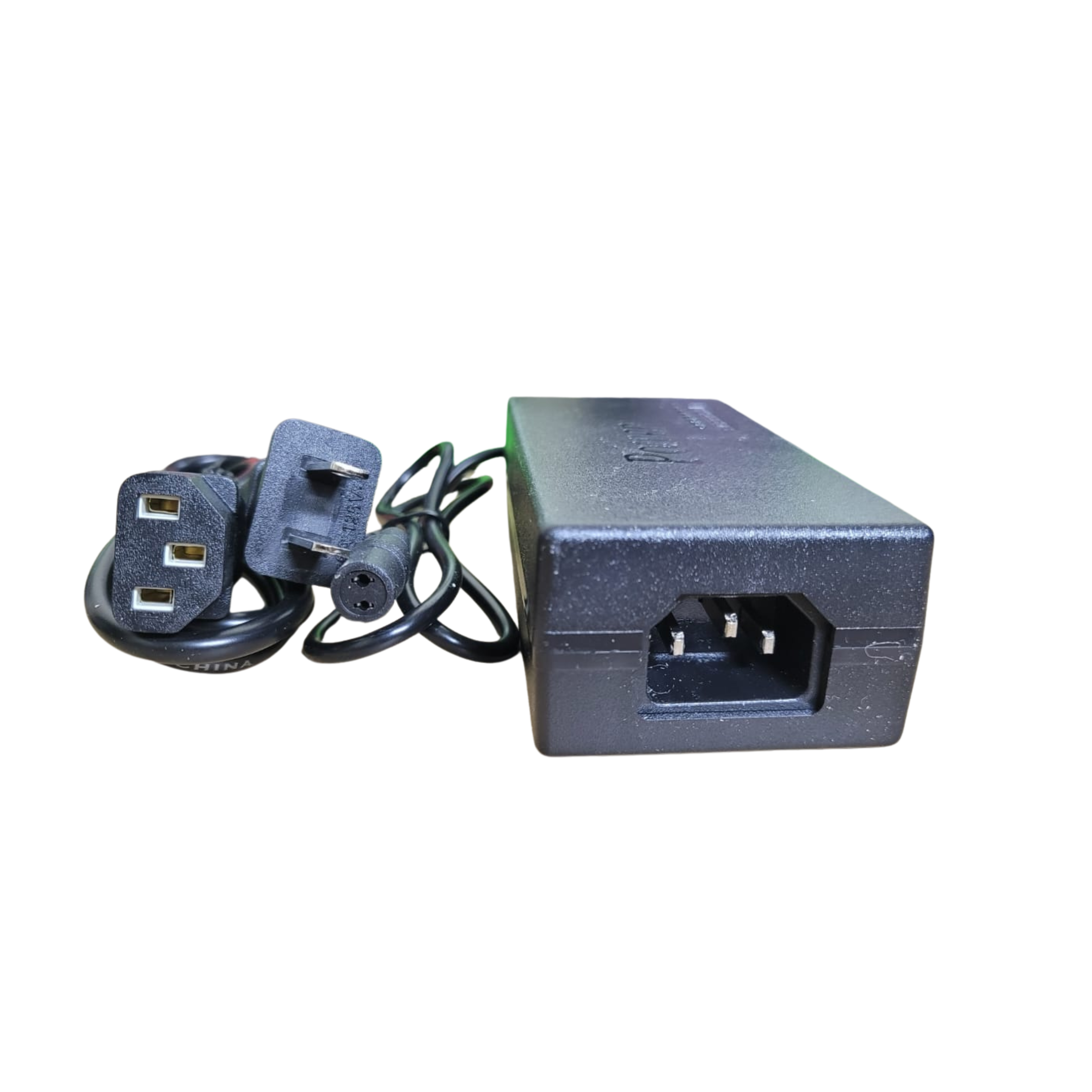 CARGADOR UNIVERSAL PARA LAPTOP / PC